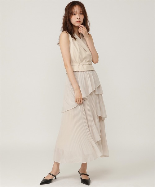 AND COUTURE（アンドクチュール）の「ベストレイヤード消しプリーツワンピース（ワンピース・レディース・ブラック/サックスブルー/オフホワイト/ピンク/ベージュ・FREE）」の18枚目の写真