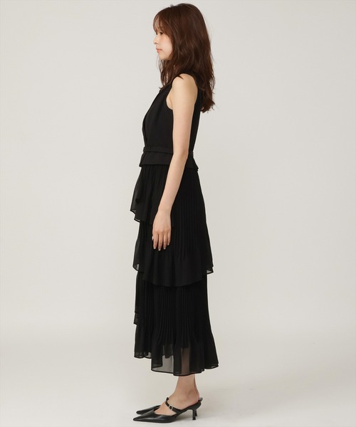 AND COUTURE（アンドクチュール）の「ベストレイヤード消しプリーツワンピース（ワンピース・レディース・ブラック/サックスブルー/オフホワイト/ピンク/ベージュ・FREE）」の12枚目の写真