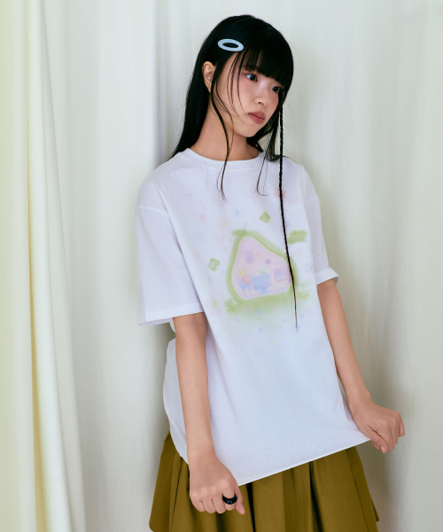 SUNLIT(サンリット)の「フルートハウス オーバーサイズTシャツ (ホワイト)(Tシャツ/カットソー・レディース・その他・FREE)」の3枚目の写真