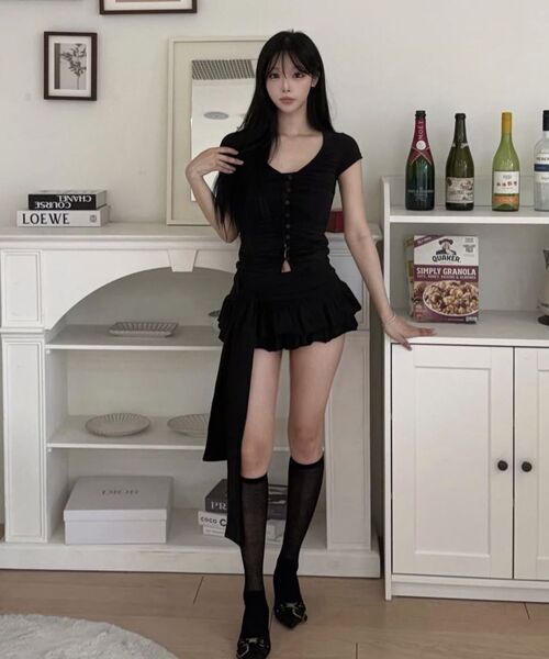 EYEER(イワイイアル)の「V-Neck Shirring Button Short Sleeve Top - Black(Tシャツ/カットソー・レディース・その他・SMALL)」の17枚目の写真