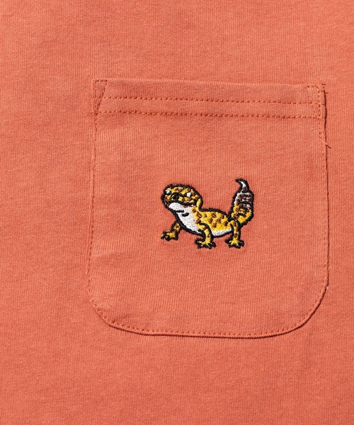 go slow caravan（ゴースローキャラバン）の「USA/C 色々刺繍 PKT TEE（Tシャツ/カットソー・メンズ・アイボリー/コーラルピンク/ラベンダー・SMALL/MEDIUM/LARGE/X-LARGE）」の5枚目の写真