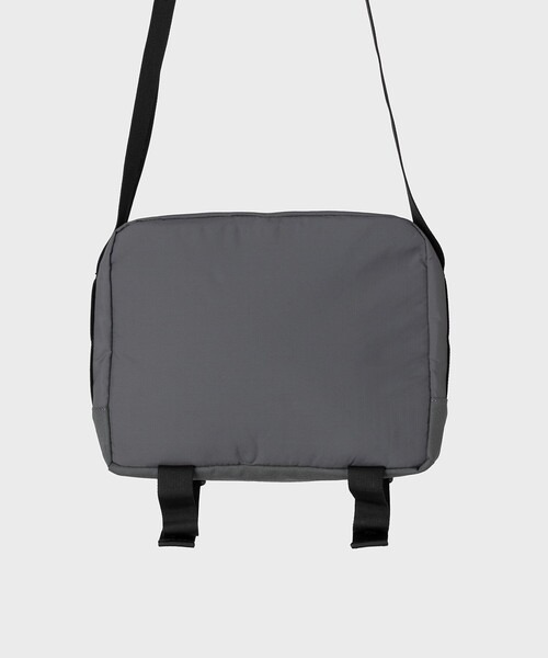 THE NORTH FACE PURPLE LABEL(ザ ノースフェイス パープルレーベル)の「CORDURA Nylon Shoulder Bag (THE NORTH FACE PURPLE LABEL)/街使いにちょうどいい 高機能ショルダーバッグ(ショルダーバッグ・メンズ・ブラック/グレー・FREE)」の19枚目の写真
