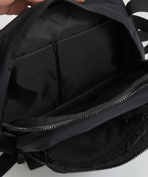 THE NORTH FACE PURPLE LABEL(ザ ノースフェイス パープルレーベル)の「CORDURA Nylon Shoulder Bag (THE NORTH FACE PURPLE LABEL)/街使いにちょうどいい 高機能ショルダーバッグ(ショルダーバッグ・メンズ・ブラック/グレー・FREE)」の8枚目の写真