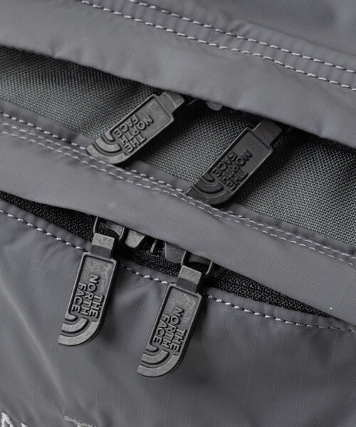 THE NORTH FACE PURPLE LABEL(ザ ノースフェイス パープルレーベル)の「CORDURA Nylon Shoulder Bag (THE NORTH FACE PURPLE LABEL)/街使いにちょうどいい 高機能ショルダーバッグ(ショルダーバッグ・メンズ・ブラック/グレー・FREE)」の12枚目の写真