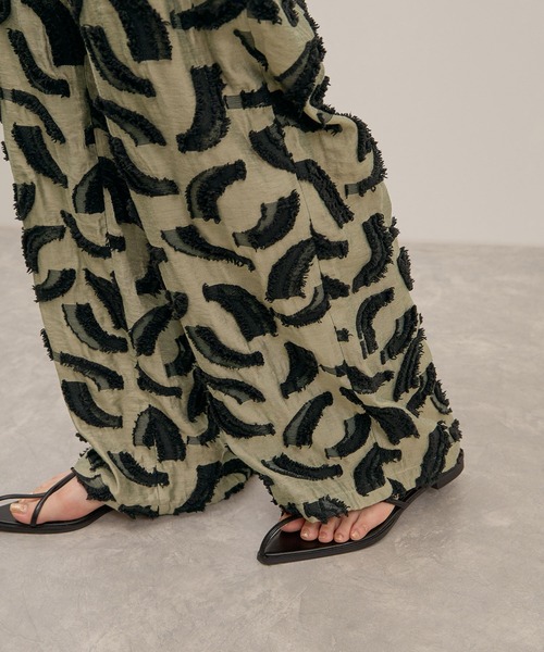 ADAM ET ROPE'(アダムエロペ)の「ジャガードイージーパンツ(その他パンツ・レディース・ベージュ系その他2/ブラック系その他・38/36)」の12枚目の写真