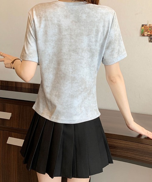 2ly2(トゥーリートゥー)の「タイダイ風デザイン ドレープトップス(Tシャツ/カットソー・レディース・ブルー/イエロー/グレー/アイボリー・FREE)」の11枚目の写真