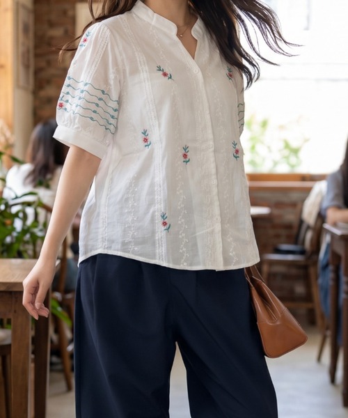umune(ウムネ)の「小花柄ブラウス 半袖 パフスリーブ 総柄 フラワー プルオーバー Vネックフェミニン 大人可愛い クラシカル トップス 夏(シャツ/ブラウス・レディース・ピンク/オフホワイト/ブルー・FREE)」の9枚目の写真