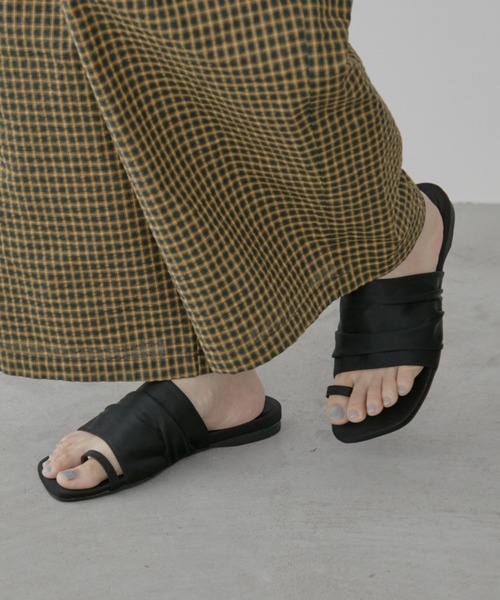 Aunt Marie's（アントマリーズ）の「ソフトドレープミュール（サンダル・レディース・ブラック/ブラウン・LARGE/SMALL/MEDIUM）」の3枚目の写真