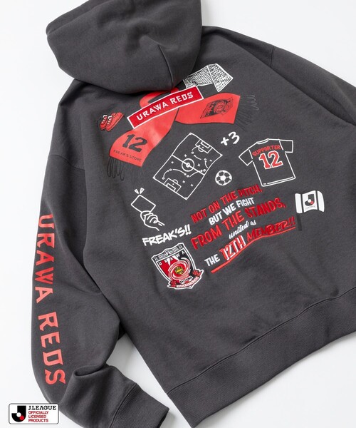 FREAK'S STORE(フリークスストア)の「J.LEAGUE × FREAK’S STORE 別注SUPPORTERS ZIP HOODIE【浦和レッズ】(パーカー・メンズ・ライトグレー/チャコールグレー・SMALL/MEDIUM)」の15枚目の写真