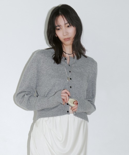 MIESROHE（ミースロエ）の「バイカラーカシミアコンパクトニットカーデ（カーディガン/ボレロ・レディース・イエロー/グレー/キャメル・F）」の18枚目の写真