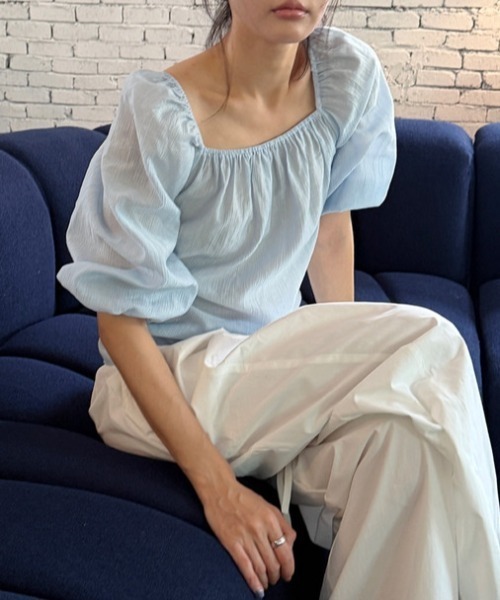 AMAJI(アマジ)の「オフショルダー ボリュームスリーブ フロントリボン シフォンブラウス(シャツ/ブラウス・レディース・ライトブルー/ライトピンク/ホワイト・FREE)」の5枚目の写真