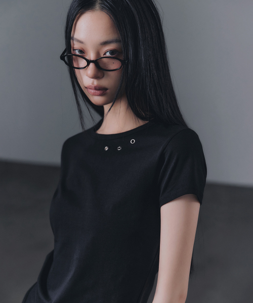 GROWHIDE（グロウハイド）の「ズエルアイレットストラップスリット半袖Tシャツ_ブラック（Tシャツ/カットソー・レディース・ブラック・FREE）」の4枚目の写真