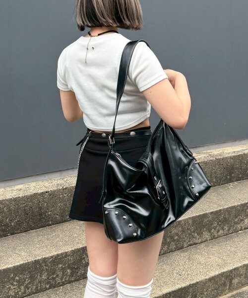 Mavie..7(メヴィセットゥ)の「【Mavie..7】スタッズ&ビッグバックルBAG(ショルダーバッグ・レディース・ブラック・FREE)」の3枚目の写真