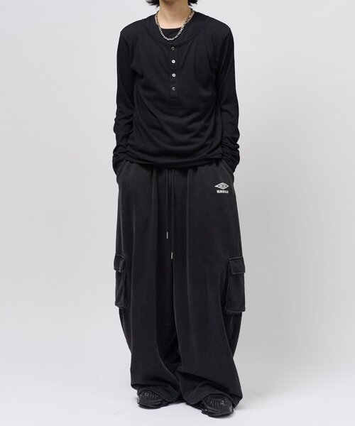 Lui's(ルイス)の「レイヤードヘンリーネックカットソー(Tシャツ/カットソー・メンズ・ライトグレー/チャコールグレー/ブラック・M/S)」の9枚目の写真