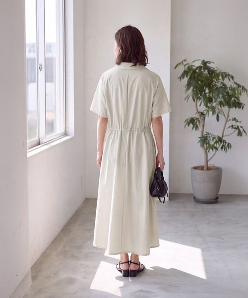 STYLE DELI(スタイルデリ)の「オープンネックシャツワンピース(ワンピース・レディース・ライトベージュ/ブラック・FREE)」の10枚目の写真