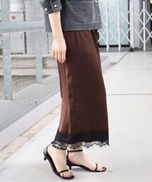 レースヘムサテンスカート