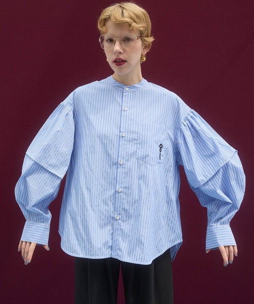 OMMO(オーエムエムオー)の「GATHER SLEEVE SHIRT(シャツ/ブラウス・レディース・ホワイト/ブルー系その他・F)」の1枚目の写真