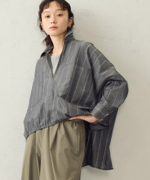 COMME CA ISM(コムサイズム)の「ストライプ スキッパーブラウス(シャツ/ブラウス・レディース・ブルー系その他/グレー系その他・FREE)」の2枚目の写真