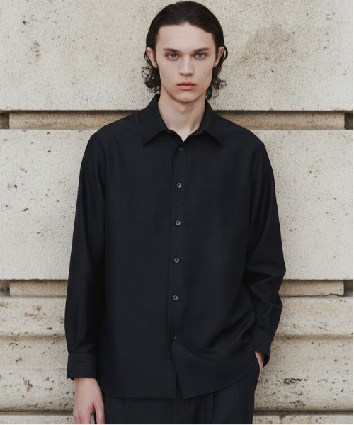 UNITED TOKYO(ユナイテッドトウキョウ)の「【数量限定生産】WOOL SILK RELAX SHIRT |高級素材/シルク/秋服/防臭性/通気性/吸湿性(シャツ/ブラウス・メンズ・ブラック/グレイッシュベージュ・1/2)」の1枚目の写真
