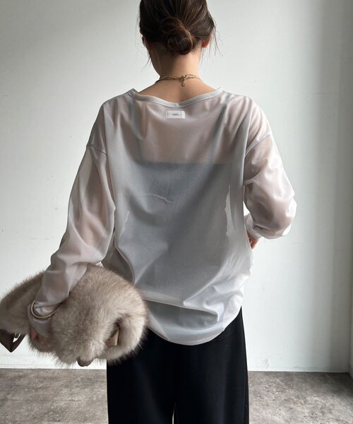 DouDou(ドゥドゥ)の「【WEB限定】シアーロゴTEE(Tシャツ/カットソー・レディース・グレイッシュベージュ/オフホワイト・FREE)」の8枚目の写真