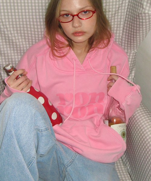 RONRON（ロンロン）の「PIGMENT LOGO HOODIE PINK（パーカー・レディース・その他・FREE）」の3枚目の写真
