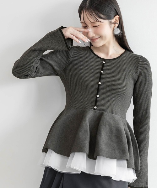 RANDA（ランダ）の「【SUSTAINABLE】シアーチュールドッキングペプラムニット（ニット/セーター・レディース・ピンク/グレー/アイボリー/ライトグレー・FREE）」の4枚目の写真