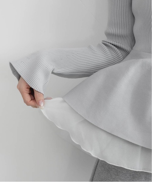 RANDA（ランダ）の「【SUSTAINABLE】シアーチュールドッキングペプラムニット（ニット/セーター・レディース・ピンク/グレー/アイボリー/ライトグレー・FREE）」の16枚目の写真