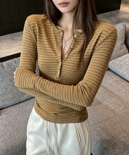 LEMOA(レモア)の「ボーダー柄ヘンリーネックリブカットソー(Tシャツ/カットソー・レディース・ライトグレー/ブラウン/ダークグレー・X-LARGE/LARGE/MEDIUM)」の1枚目の写真