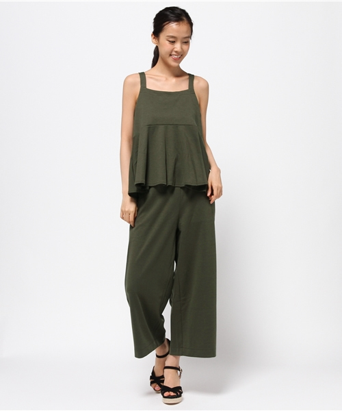 REAL CUBE(リアルキューブ)の「Hunch ぺプラムキャミセットアップ(ワンピース・レディース・キャメル/ブラック/カーキ・M)」の2枚目の写真