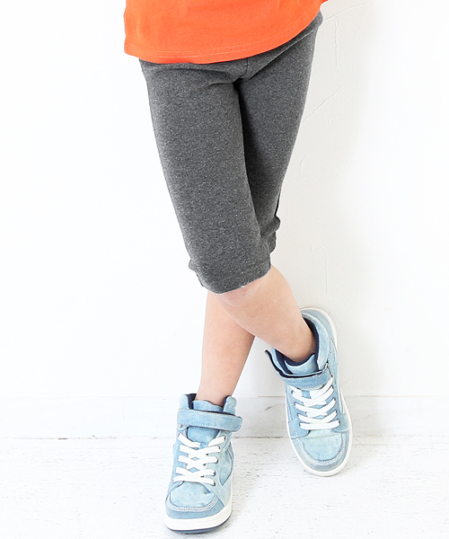 devirock(デビロック)の「ウルトラストレッチハーフパンツ レギパン 保育園パンツ ストレッチパンツ(その他パンツ・キッズ・ヘザーチャコール/杢グレー/ブルー/ターコイズブルー/ベージュ系その他/ライム/オレンジ/ピンク系その他/ネイビー/イエロー/ブルー系その他/ダークパープル/イエロー系その他/エメラルド/ブルー系その他2/ブラック/カーキ/ピンク/レッド/レッド系その他・90cm/130cm/110cm/140cm/95cm/100cm/120cm/80cm)」の4枚目の写真