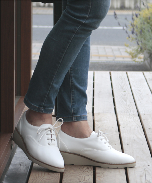 REPEL（リベル）の「防水レースアップスニーカー (RP-476)（スニーカー・レディース・シルバー/ホワイト/ブラック・24.0cm/23.5cm/23.0cm/24.5cm/22.5cm）」の2枚目の写真