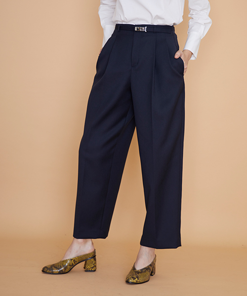 UNITED TOKYO（ユナイテッドトウキョウ）の「ウォッシャブルカラーワイドテーパードパンツ（その他パンツ・レディース・ネイビー/ブラウン/イエロー/グリーン・1/2）」の10枚目の写真