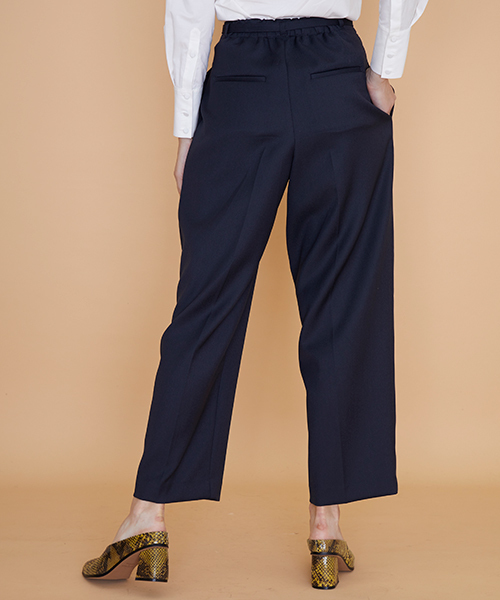 UNITED TOKYO（ユナイテッドトウキョウ）の「ウォッシャブルカラーワイドテーパードパンツ（その他パンツ・レディース・ネイビー/ブラウン/イエロー/グリーン・1/2）」の11枚目の写真