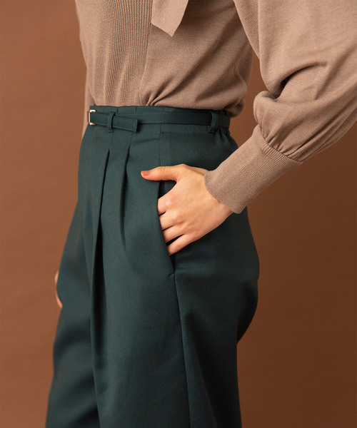 UNITED TOKYO（ユナイテッドトウキョウ）の「ウォッシャブルカラーワイドテーパードパンツ（その他パンツ・レディース・ネイビー/ブラウン/イエロー/グリーン・1/2）」の18枚目の写真