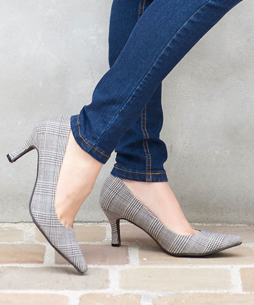 KOBE LETTUCE（コウベレタス）の「ポインテッドトゥ7cmヒールパンプス（パンプス・レディース・ブラック/ブラック系その他/チェック/ベージュ/グレイッシュベージュ/キャメル/シルバー/ワイン/ブラウン/パープル/カーキ・L/LL/M/S）」の11枚目の写真