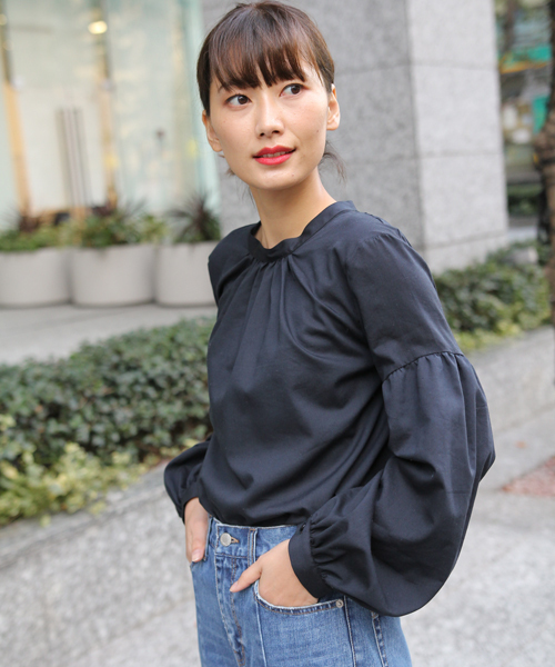 laboratory work（ラボラトリーワーク）の「バックボタンブラウス（シャツ/ブラウス・レディース・ネイビー/オフホワイト/ベージュ・MEDIUM）」の8枚目の写真