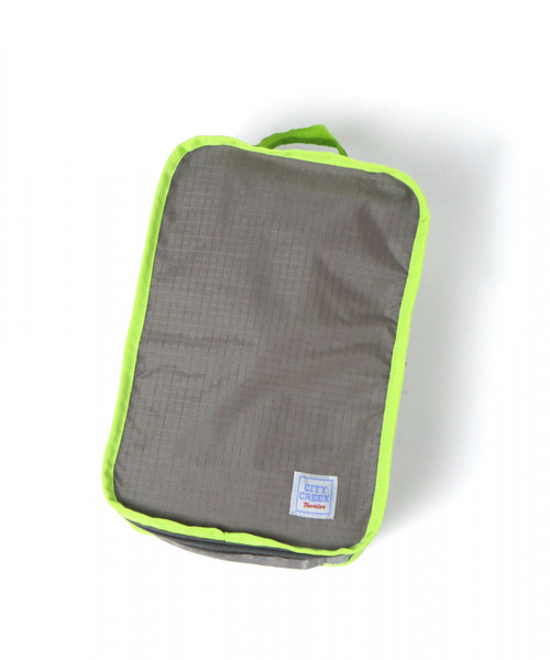 niko and...（ニコアンド）の「[CITY CREEK]トラベルポーチM（ポーチ・レディース・ブラック/ピンク/ライトイエロー/セージグリーン/グレー・0）」の3枚目の写真