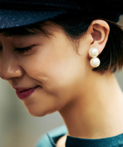 Demi-Luxe BEAMS（デミルクス ビームス）の「Demi-Luxe BEAMS / ダブルパール イヤリング（イヤリング・レディース・ホワイト・ONE SIZE）」の3枚目の写真