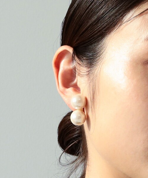 Demi-Luxe BEAMS（デミルクス ビームス）の「Demi-Luxe BEAMS / ダブルパール イヤリング（イヤリング・レディース・ホワイト・ONE SIZE）」の6枚目の写真
