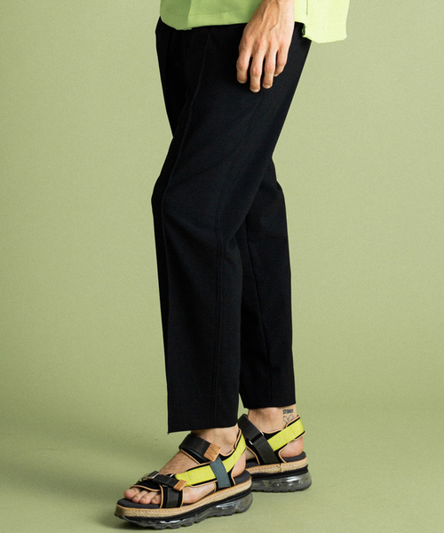 UNITED TOKYO（ユナイテッドトウキョウ）の「アンクルTWストレッチテーパードパンツ（その他パンツ・メンズ・ブラック/グリーン・1/2/3）」の16枚目の写真