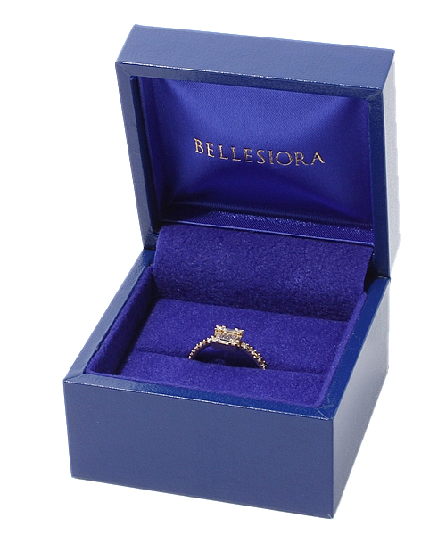 BELLESIORA（ベルシオーラ）の「K18ダイヤモンドリング（40123311040  