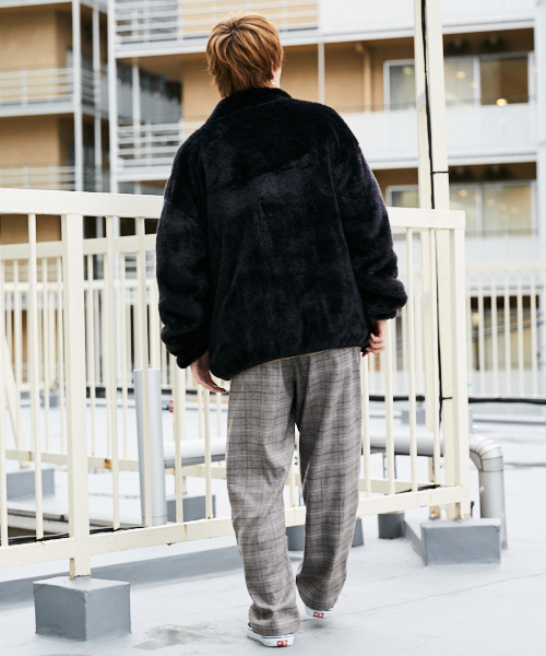 kutir(クティール)の「ダブル ボアジャケット ボアブルゾン(ブルゾン・メンズ・ホワイト/ブラック/ベージュ・SMALL/MEDIUM/LARGE)」の11枚目の写真