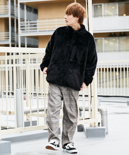 kutir(クティール)の「ダブル ボアジャケット ボアブルゾン(ブルゾン・メンズ・ホワイト/ブラック/ベージュ・SMALL/MEDIUM/LARGE)」の21枚目の写真