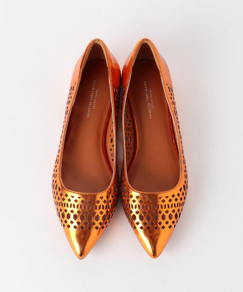 green label relaxing（グリーンレーベルリラクシング）の「◆KFC PTDカットワーク フラットシューズ(1.5cm)（その他シューズ・レディース・ホワイト/ブラック/シルバー/オレンジ・22cm/22.5cm/23cm/23.5cm/24cm/24.5cm/25cm）」の3枚目の写真