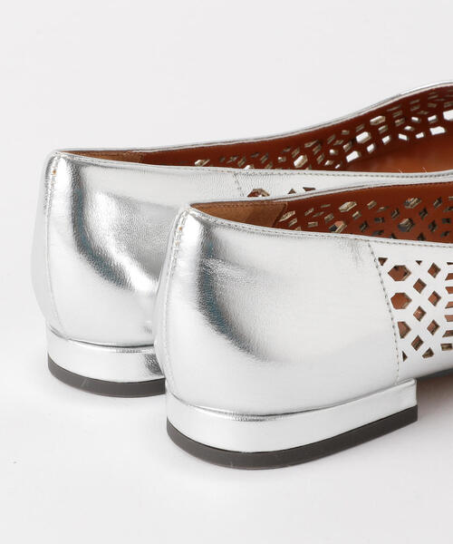 green label relaxing（グリーンレーベルリラクシング）の「◆KFC PTDカットワーク フラットシューズ(1.5cm)（その他シューズ・レディース・ホワイト/ブラック/シルバー/オレンジ・22cm/22.5cm/23cm/23.5cm/24cm/24.5cm/25cm）」の10枚目の写真