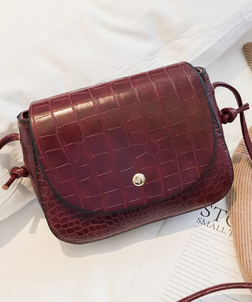 shopnikoniko（ショップニコニコ）の「プチプライス 斜め掛け ミニショルダーバッグ（ショルダーバッグ・レディース・ブラウン/ブラック/ワイン/ベージュ/レッド系その他/ブラック系その他/イエロー系その他/ブラウン系その他/グリーン/イエロー/ホワイト/パープル/グレー・フリー）」の12枚目の写真