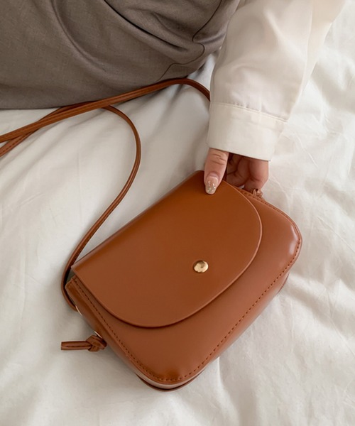 shopnikoniko（ショップニコニコ）の「プチプライス 斜め掛け ミニショルダーバッグ（ショルダーバッグ・レディース・ブラウン/ブラック/ワイン/ベージュ/レッド系その他/ブラック系その他/イエロー系その他/ブラウン系その他/グリーン/イエロー/ホワイト/パープル/グレー・フリー）」の20枚目の写真