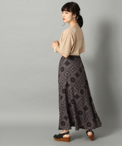 LOWRYS FARM（ローリーズファーム）の「アソートロゴＴＥＥ　838655（Tシャツ/カットソー・レディース・オフホワイト/ブラック/ベージュ/イエロー・FREE）」の13枚目の写真