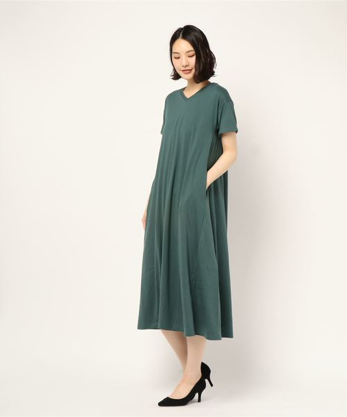 Earth Music Ecology アースミュージックアンドエコロジー の Aラインフレアvネックカットワンピース ワンピース Wear