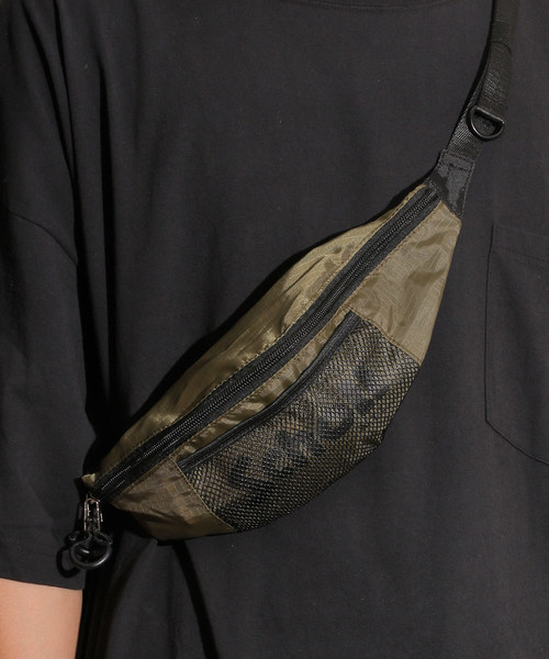 And A（アンドエー）の「SCHOTT ショット / NYLON WAIST BAG ナイロン ウエスト ボディ バッグ / 3199048（ボディバッグ/ウエストポーチ・メンズ・ホワイト/ブラック/エンジ/オリーブ/イエロー/ブルー/グリーン系カモフラージュ・FREE）」の4枚目の写真